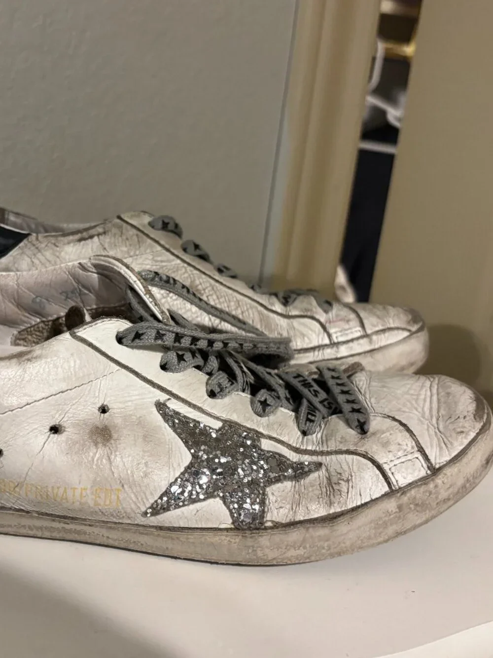Golden Goose - Picture 1 of 5